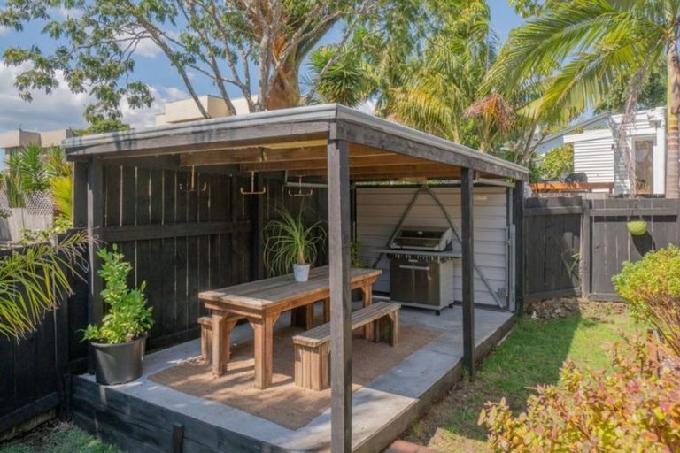 Photo of property in 1/24 Gardner Avenue, New Lynn, Auckland, 0600