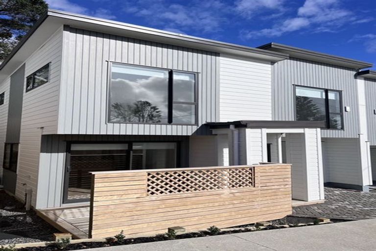 Photo of property in 8a Neptune Avenue, Beach Haven, Auckland, 0626