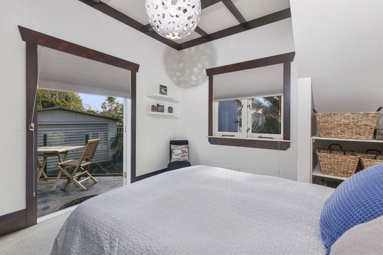 Photo of property in 1 Wicklow Road, Narrow Neck, Auckland, 0622