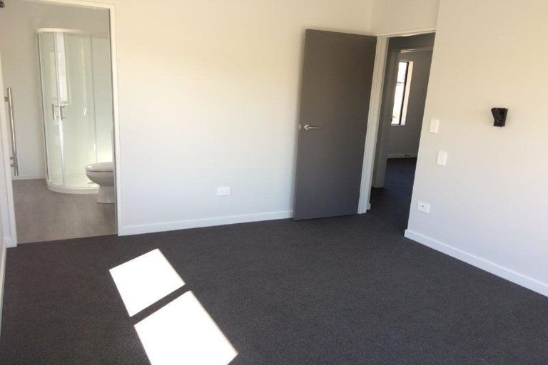 Photo of property in 15 Kirimoko Crescent, Wanaka, 9305