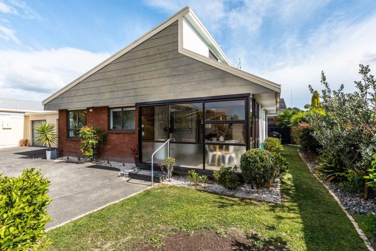 Photo of property in 1/50a Avenue Road, Greenmeadows, Napier, 4112