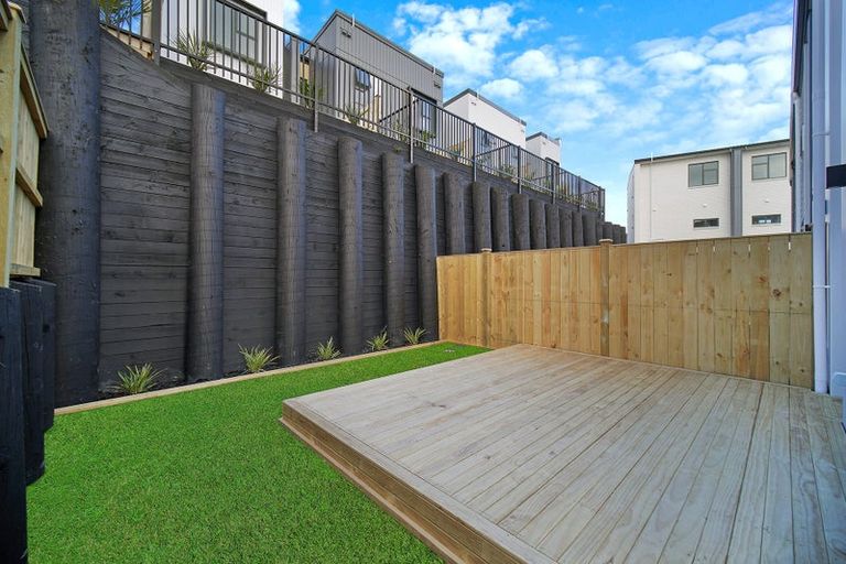 Photo of property in 55 Puihi Crescent, Massey, 0614