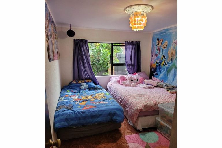 Photo of property in 1 Paulownia Place, Totara Heights, Auckland, 2105