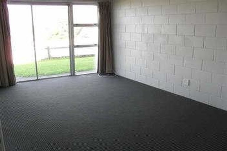 Photo of property in 16 Findlay Street, Moturoa, New Plymouth, 4310