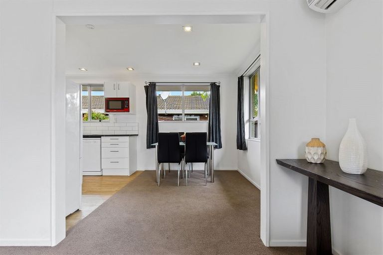 Photo of property in 2/51 Ambleside Drive, Burnside, Christchurch, 8053
