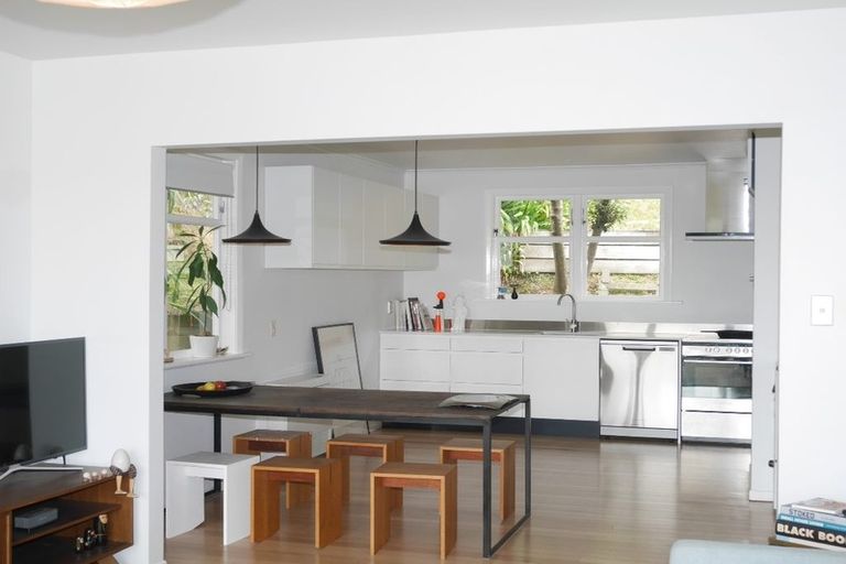 Photo of property in 20 Kiriwai Road, Paremata, Porirua, 5024