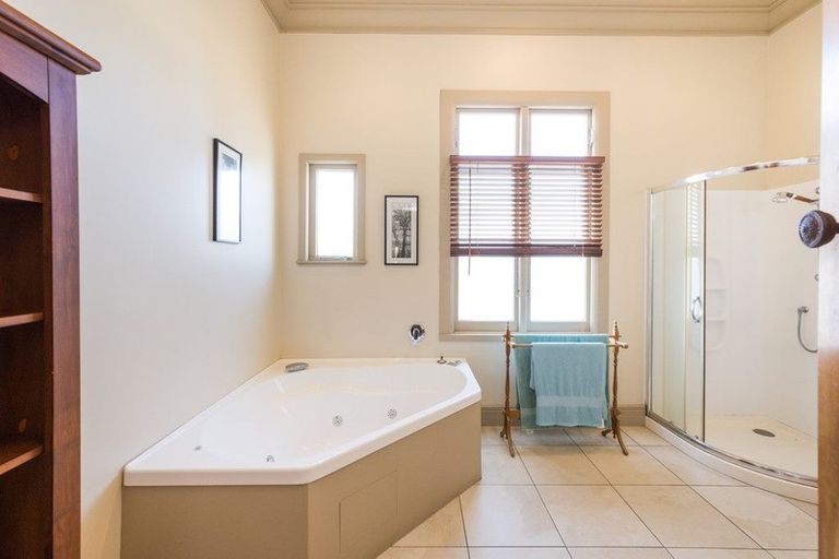 Photo of property in 92 Wood Street, Takaro, Palmerston North, 4410