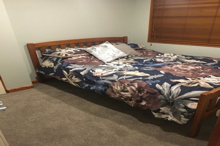 Photo of property in 33 Russell Robertson Drive, Havelock North, 4130