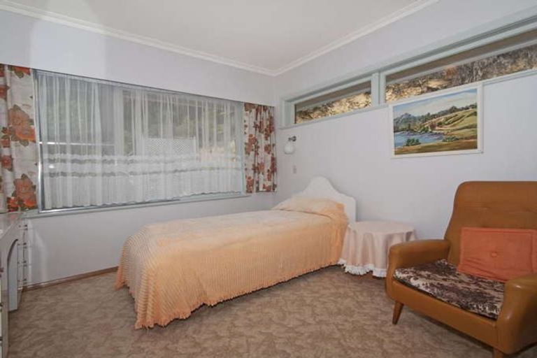 Photo of property in 229 Whites Line East, Waiwhetu, Lower Hutt, 5010
