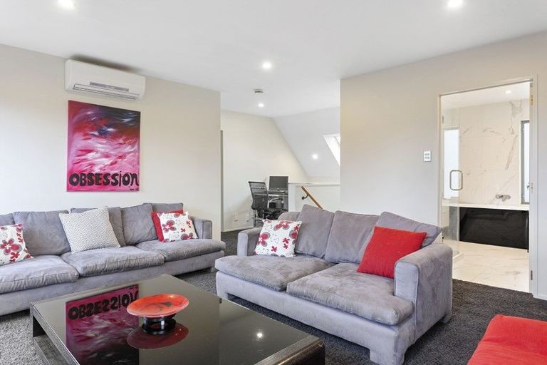 Photo of property in 15a Chilcombe Street, Ilam, Christchurch, 8041