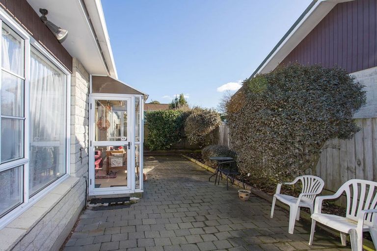 Photo of property in 2/12 Lagan Street, Belfast, Christchurch, 8051