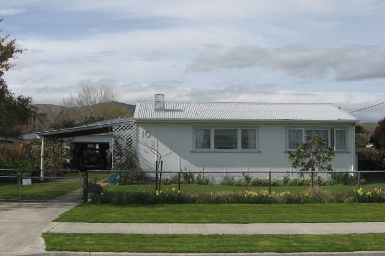 Photo of property in 10 Rata Street, Tokomaru, Palmerston North, 4474