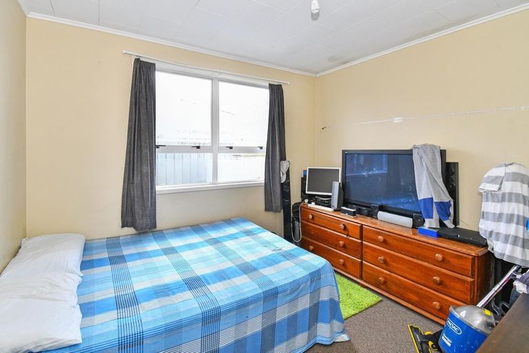 Photo of property in 16 Gambare Place, Wattle Downs, Auckland, 2103
