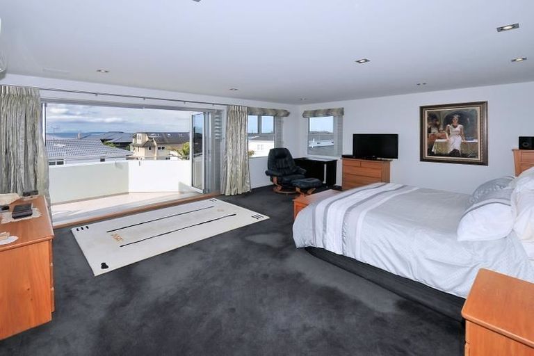 Photo of property in 34a Ocean View Road, Milford, Auckland, 0620