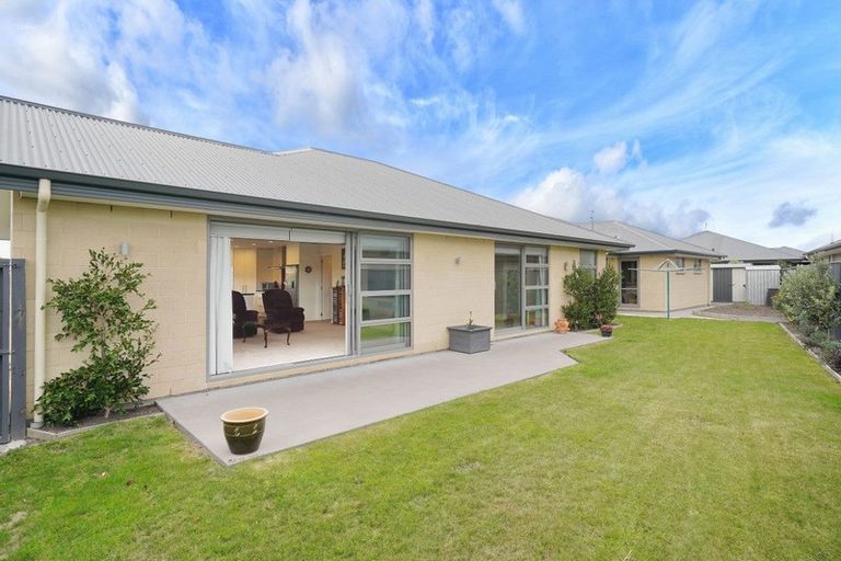 Photo of property in 19 Sutherland Drive, Kaiapoi, 7630