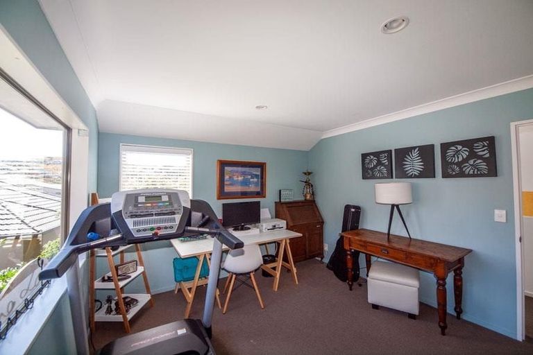 Photo of property in 4a Erlestoke Crescent, Churton Park, Wellington, 6037