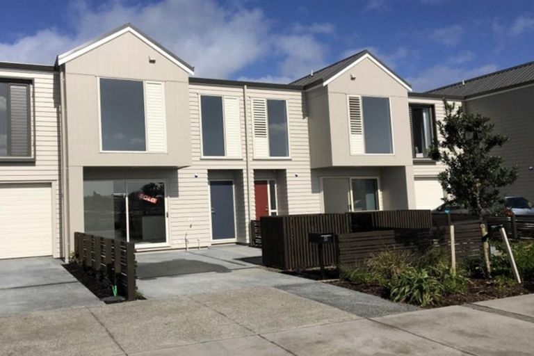 Photo of property in 55 Glidepath Road, Hobsonville, Auckland, 0616