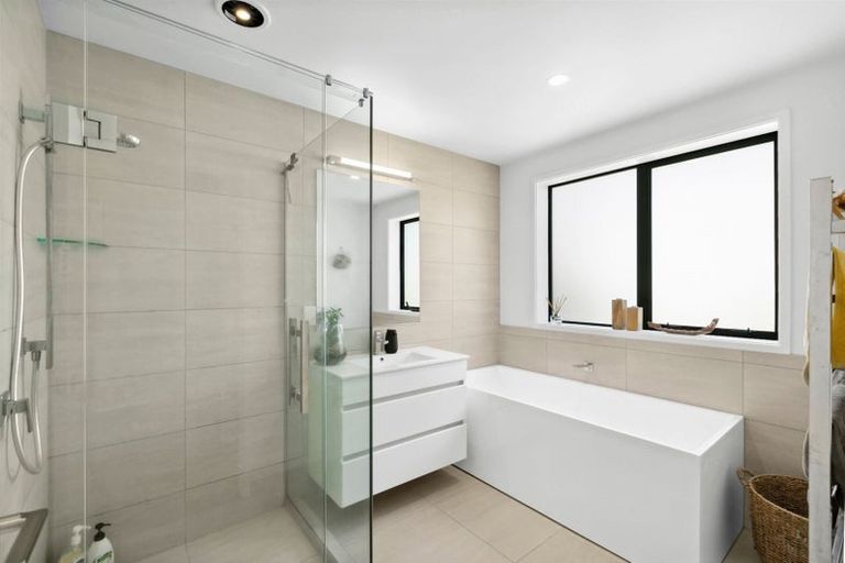 Photo of property in 90b Karina Road, Merrilands, New Plymouth, 4312