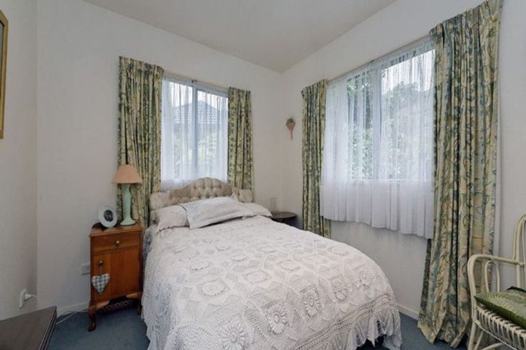 Photo of property in 35 Chamari Close, Titirangi, Auckland, 0604