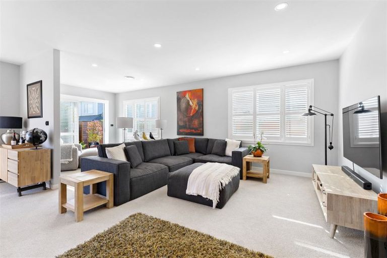 Photo of property in 37 Nobilo Road, Kumeu, 0810