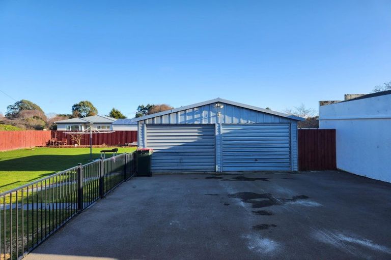 Photo of property in 74 Awamoa Road, Holmes Hill, Oamaru, 9401