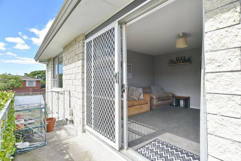 Photo of property in 1/5 James Condon Place, Redwood, Christchurch, 8051