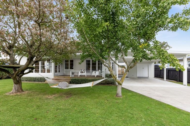 Photo of property in 50 Brookvale Road, Havelock North, 4130