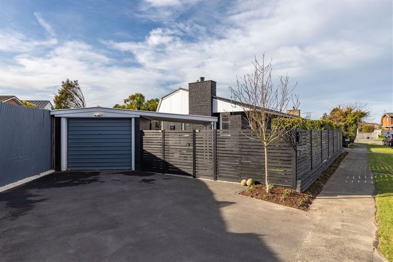 Photo of property in 1/1 Ketton Place, St Albans, Christchurch, 8052