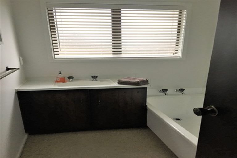 Photo of property in 1/2 Wolfe Street, Regent, Whangarei, 0112