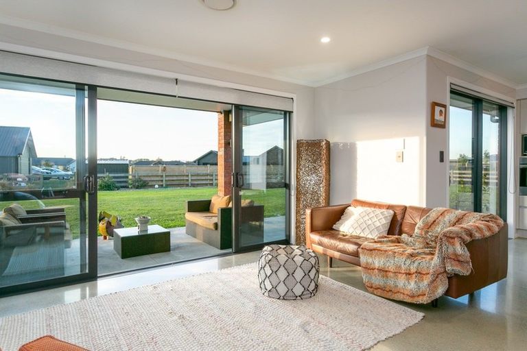 Photo of property in 43 Seachange Drive, Leamington, Cambridge, 3432