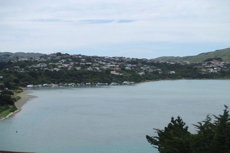 Photo of property in 52 Kiriwai Road, Paremata, Porirua, 5024