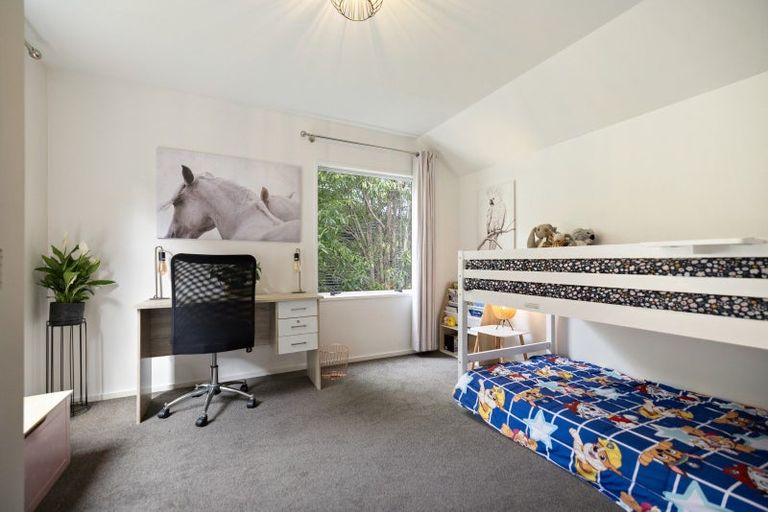 Photo of property in 12 Mackinnon Terrace, Sunshine Bay, Queenstown, 9300