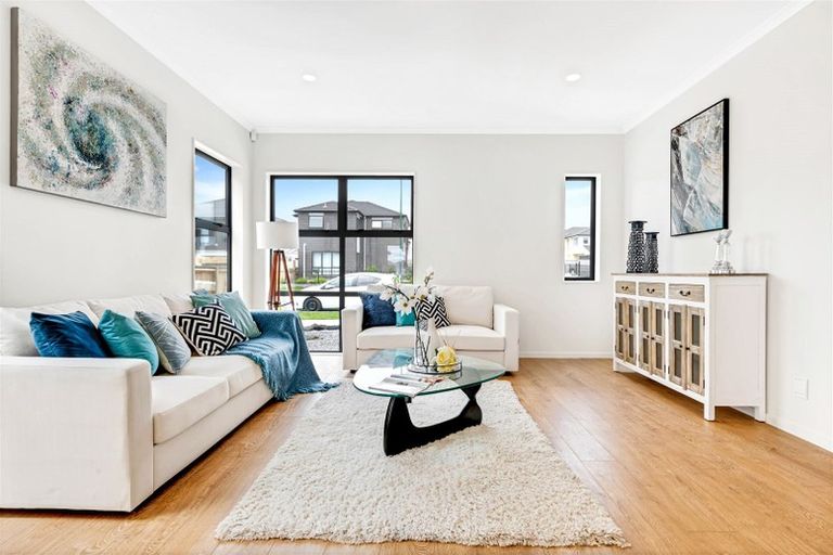 Photo of property in 51 Hikuawa Road, Flat Bush, Auckland, 2019