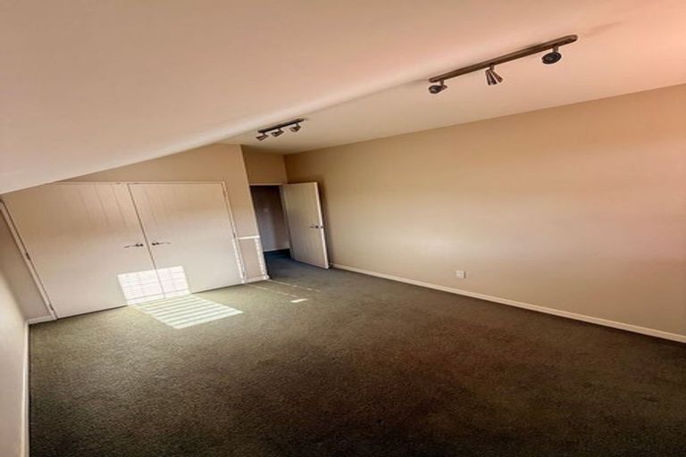 Photo of property in 2 Oakway Drive, Schnapper Rock, Auckland, 0632