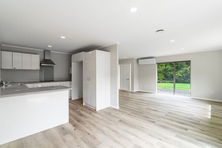 Photo of property in 44 De Havilland Drive, Goodwood Heights, Auckland, 2105