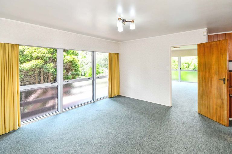 Photo of property in 57 Ray Small Drive, Pahurehure, Papakura, 2113