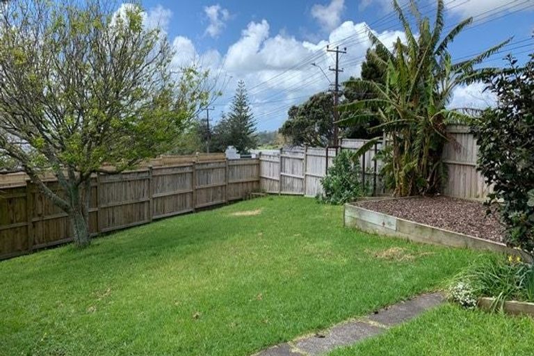 Photo of property in 1/10 Verbena Road, Birkdale, Auckland, 0626