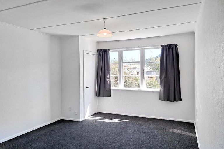 Photo of property in 87 Reynolds Street, Taita, Lower Hutt, 5011