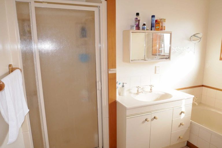 Photo of property in 2/170c Yaldhurst Road, Sockburn, Christchurch, 8042