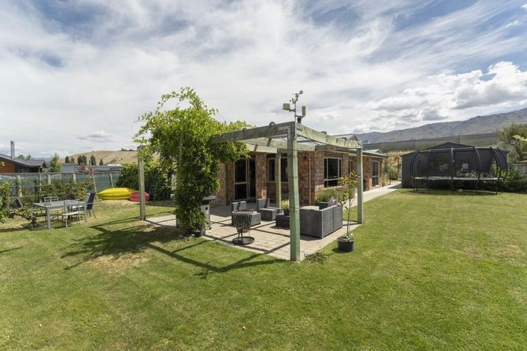 Photo of property in 10 Missy Crescent, Mount Pisa, Cromwell, 9383