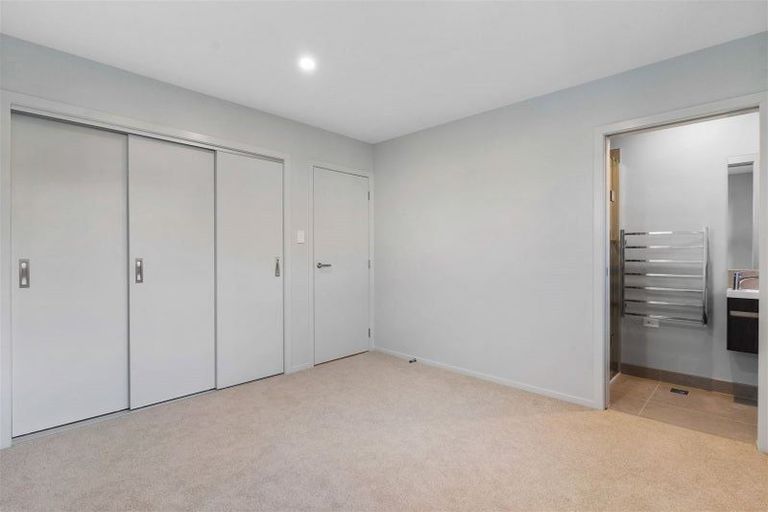 Photo of property in 2a Nerita Place, Long Bay, Auckland, 0630