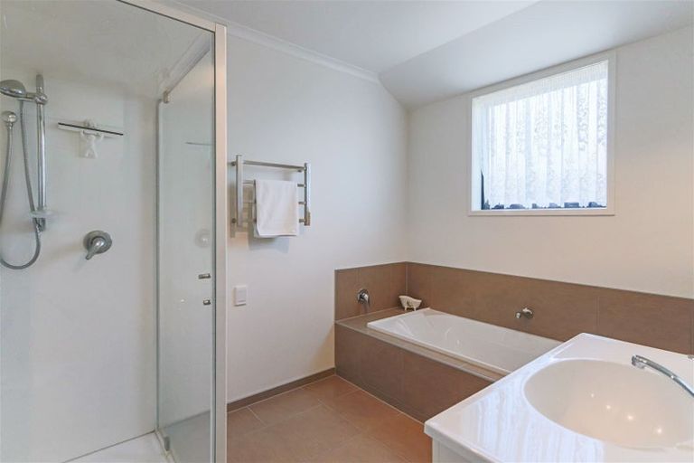 Photo of property in 16 Kahikatea Street, Inglewood, 4330