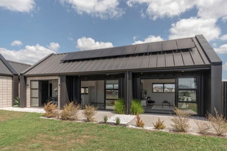 Photo of property in 16 Kaniera Terrace, Cambridge, 3434