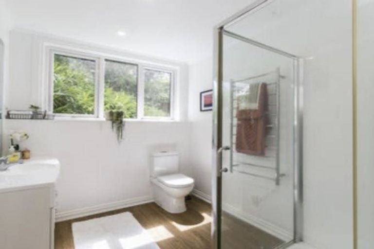 Photo of property in 112 Kelburn Parade, Kelburn, Wellington, 6012