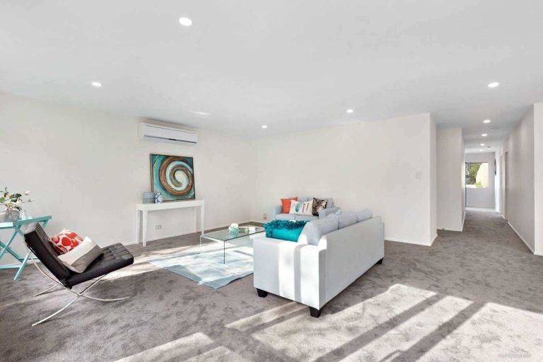 Photo of property in 18b Riverpark Crescent, Henderson, Auckland, 0610