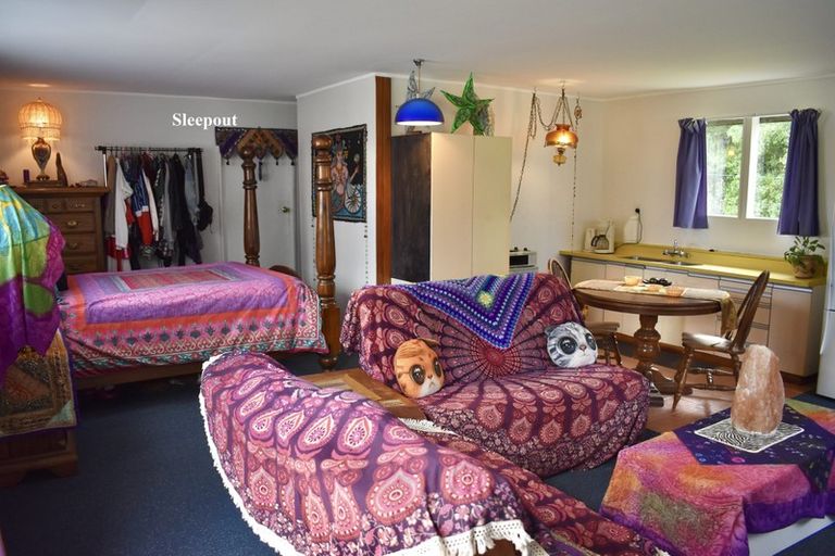 Photo of property in 12 Te Horo Beach Road, Te Horo, Otaki, 5581