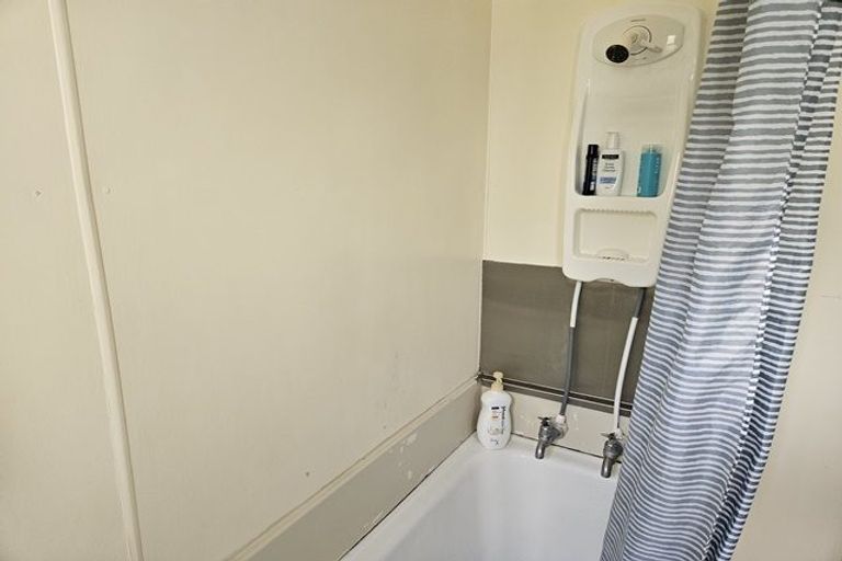 Photo of property in 41 Ihle Street, Terrace End, Palmerston North, 4410