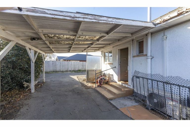 Photo of property in 262 Burwood Road, Burwood, Christchurch, 8083