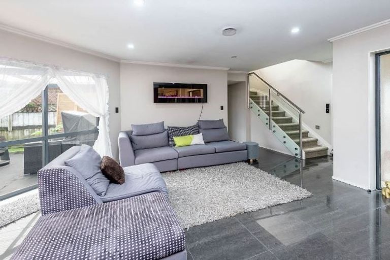 Photo of property in 8a Mccullough Avenue, Papatoetoe, Auckland, 2025