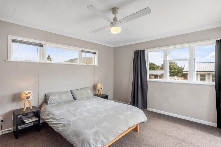 Photo of property in 53a Elizabeth Street, Waikanae, 5036